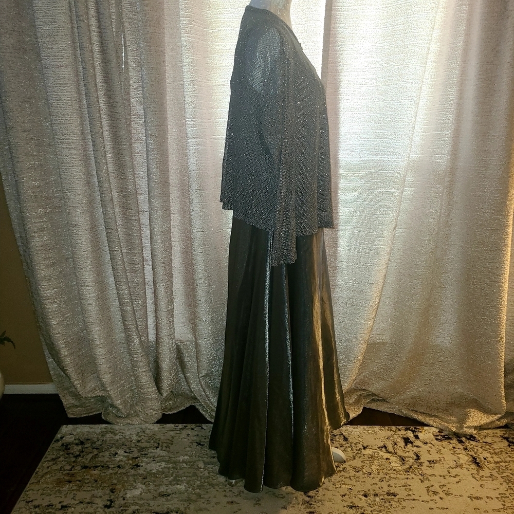 Cachet Silver Mesh And Satin Maxi 2pc  Dress - Picture 5 of 12